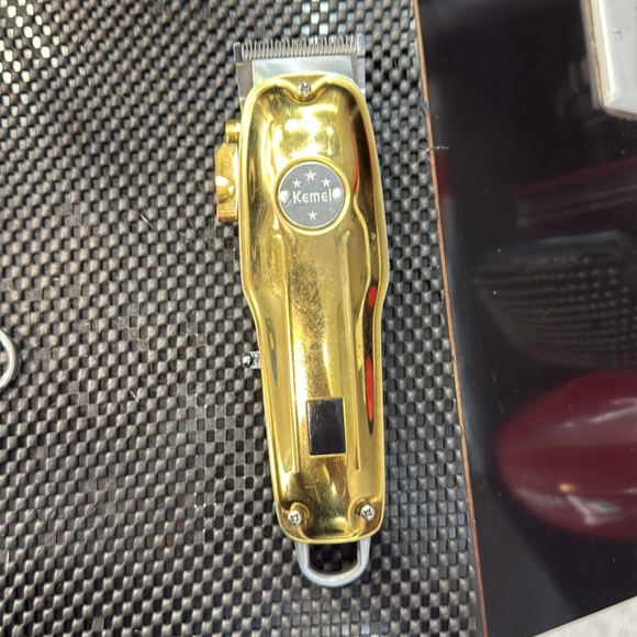 Barber supplies - Picture 3 of 5